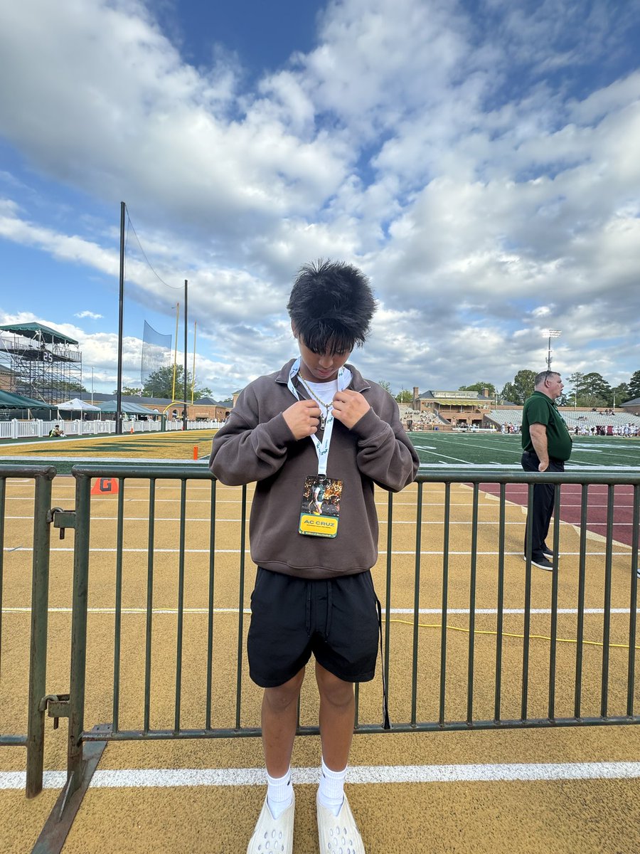 ac2suhayi's tweet photo. Had a great time with @WMTribeFootball. Thank you @DillonBryant_ and @CoachMikeLondon for having me on campus, hope to come back soon!
#gotribe 

@novafootballpod @CSAPrepStar @DarkVisors @EHS_FB @VaPrepsRivals @PrepRedzoneVA @carljfred @prepstar360 https://t.co/PGrpb1QVoE