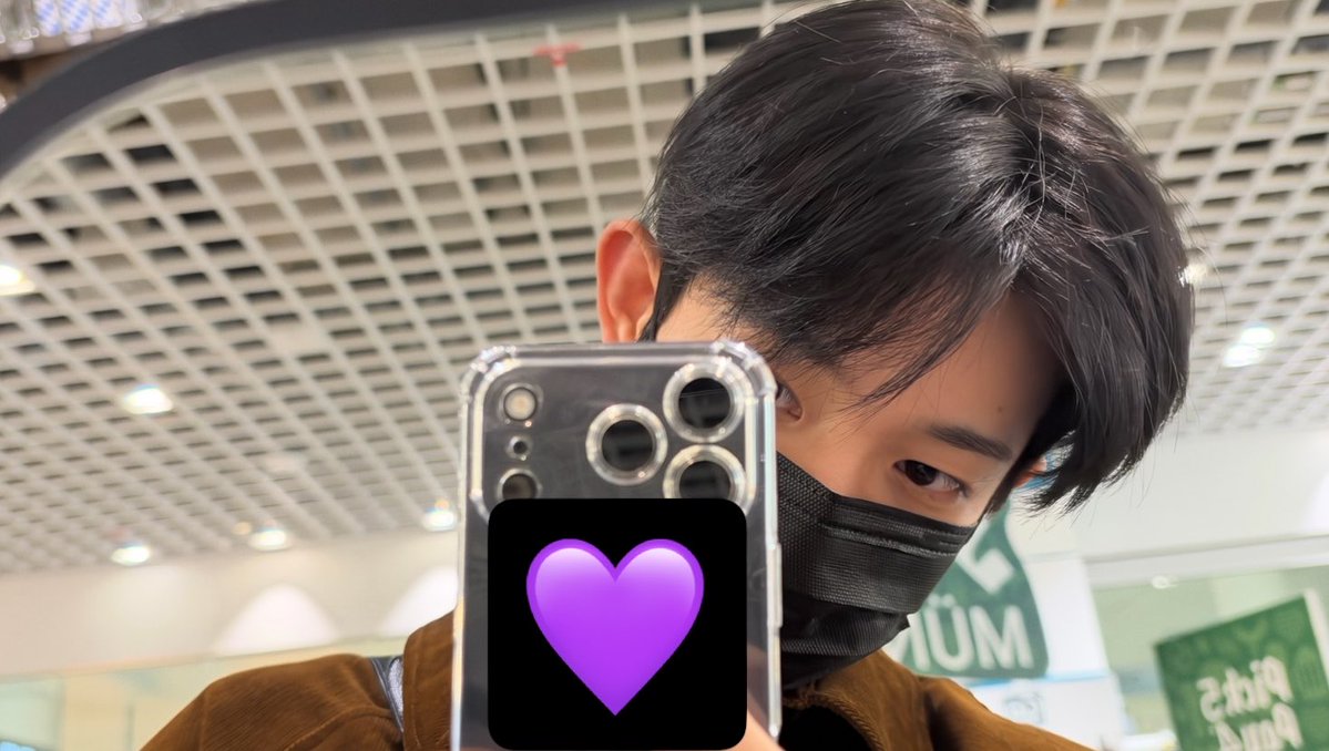 VellyWong's tweet photo. 朴时宇米兰到达🛬
宝贝时装周玩的愉快喔

用希思黎睿秀护发系列产品
让你也拥有飞行十几个小时后的蓬松秀发
#PARKSIWOO #박시우 #SIWOO_IN_MILANO
#FASHIONWEEK https://t.co/Rvi3rXykVB