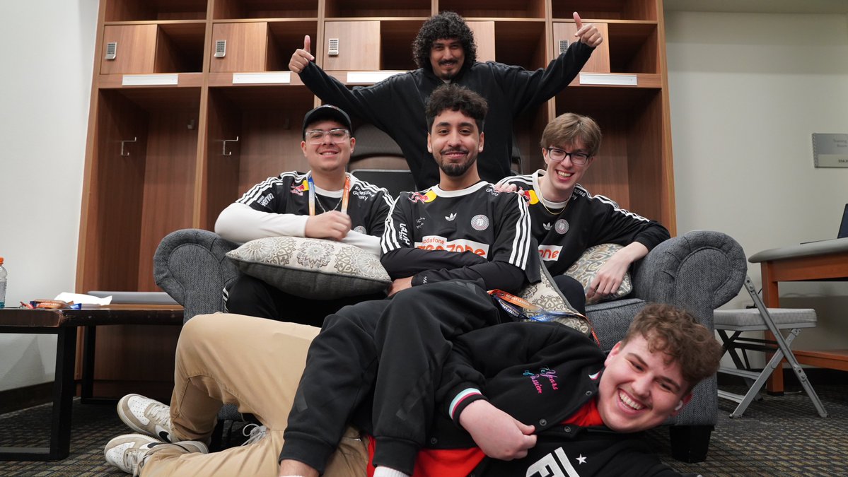 FUTesportsgg's tweet photo. THIS IS ROCKET LEAGUE

We close this Championship chapter by winning the hearts of the RLCS community. 

Thank you for your support from all around the world, and thank you to our incredibly hard-working team, who poured their hearts into the game and climbed from 0 points all the way to the top 4.

We close this chapter to start a new one. Sometimes the journey is more beautiful than the destination.

Thank you, we love you and remember:

FUTURE is FUT