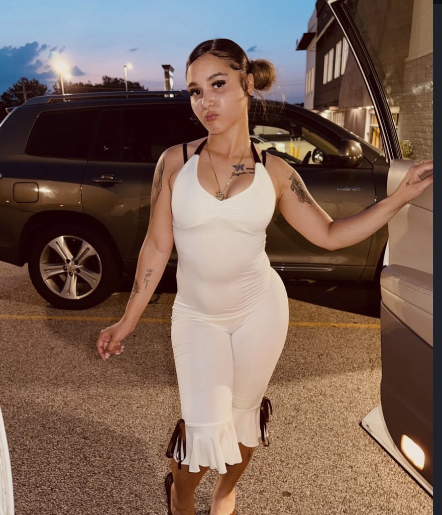 MillySwervooh's tweet photo. Down for outcall. I just love a nigga that can beat the pussy so good &amp; f**k me with no mercy  nasty to me 👅🥲🫦 https://t.co/7l7jTLpF91