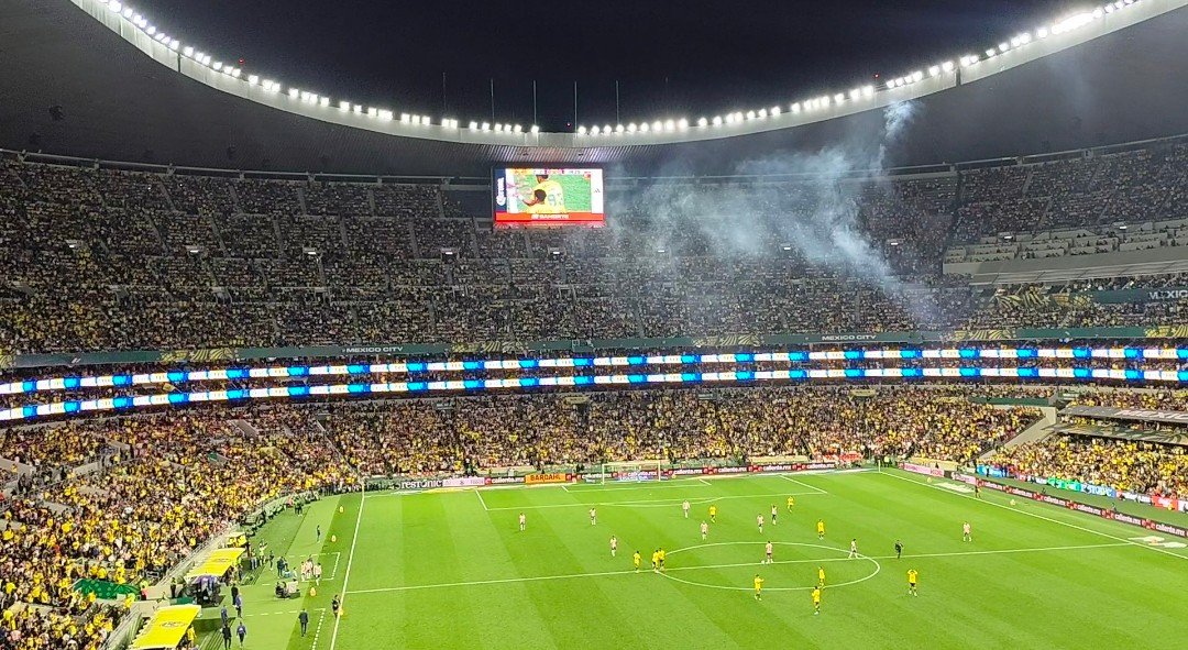 ___Pamela___Q's tweet photo. @juanpa_rlz @1916Aguila Ahora muestra un vídeo que no sea celebrando el gol solo de lado visitante 😂🤣 https://t.co/xOLEhtIHCu