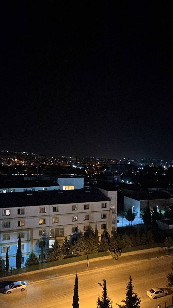 keloglancik01's tweet photo. Gene geldim üniye ama bu sefer yarım geldim… https://t.co/bCJdfZpkeX