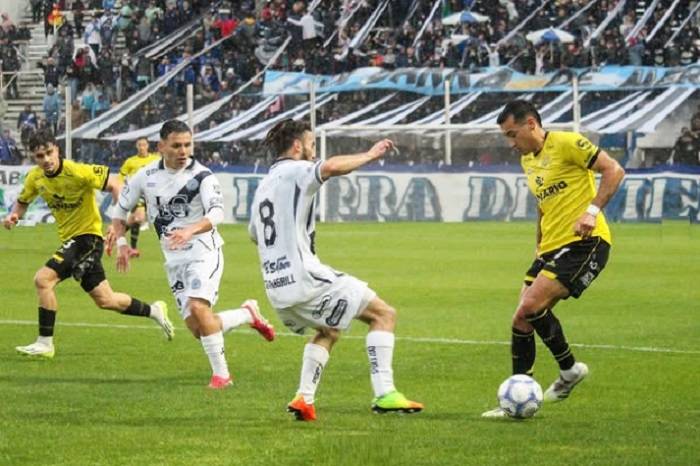 lujanhoy's tweet photo. #Flandria cayó en su visita a Merlo
https://t.co/MQCekSFSRR
Por la 36° fecha de la 1°B, cayó 2-1 ante Deportivo Merlo. El gol del Canario lo marcó Juan Mendoza. Pese a la derrota, sigue superando por 7 puntos a UAI Urquiza, que está descendiendo con Ituzaingó. Se viene Dock Sud. https://t.co/rTXiZOFICE