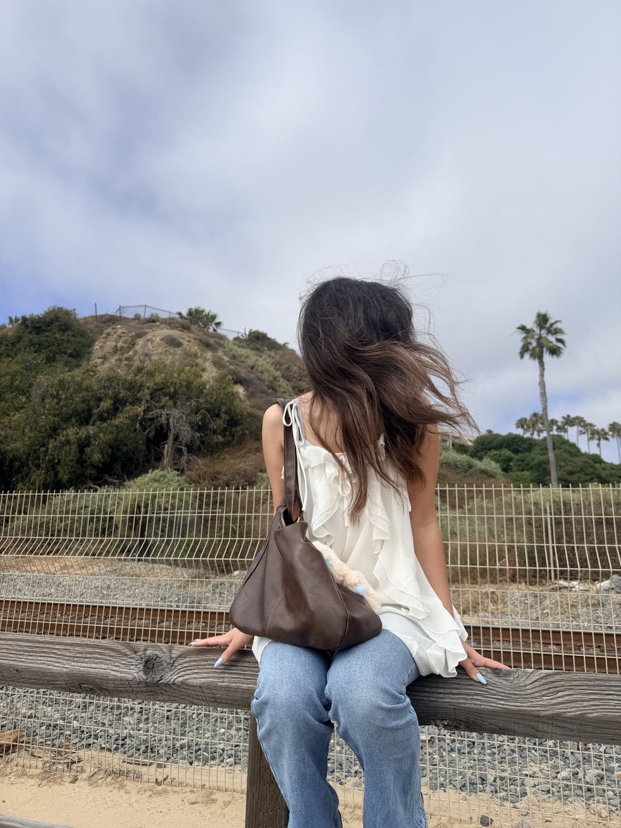 Kristaazli's tweet photo. ⋆⁺₊✧ #promotwt ; #moothunt ✧₊⁺⋆

☆ looking for new mooties and besties!!
☆ K, 18, she/they!
☆ I love art, music, and movies
☆ I LOVE TO CHIT CHAT W MOOTIES

☆ meow 🍃 https://t.co/xJpjnTZpis