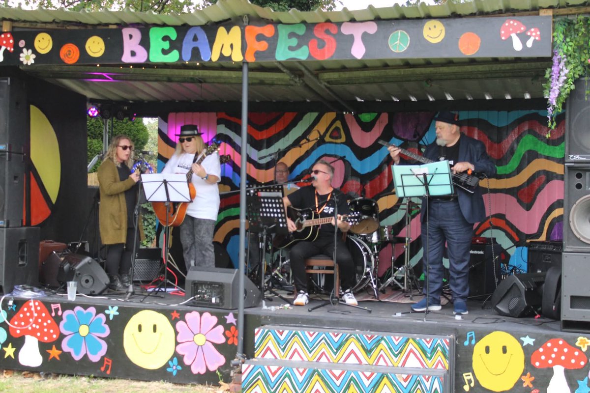 CreativeFrameUK's tweet photo. Photos from Janfest thanks to all who attended and said such kind things. Our songwriting group love performing live. Photos by Lucy Bell https://t.co/WzAnphLrVq