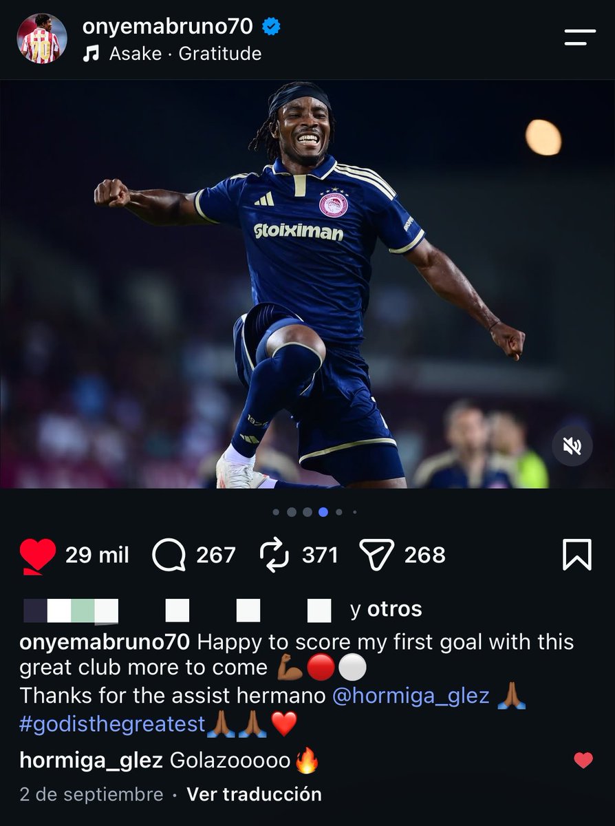 poetschiv's tweet photo. fuera de que olympiacos no sepan jugar en equipo y sean unos completos individualistas, que bonito es ver que todos le agradecen algo a armando y que ya está formando amistades dentro del equipo💕 https://t.co/SXhuP67l9U