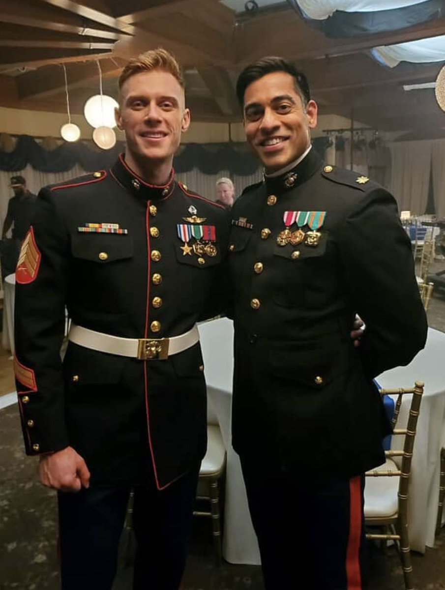 flintsare's tweet photo. @corpsmade /    and  when  we  write  the  best  bfs  in  the  show  TWICE .    we’ll  be  unstoppable . https://t.co/K7hh5Kpo0v