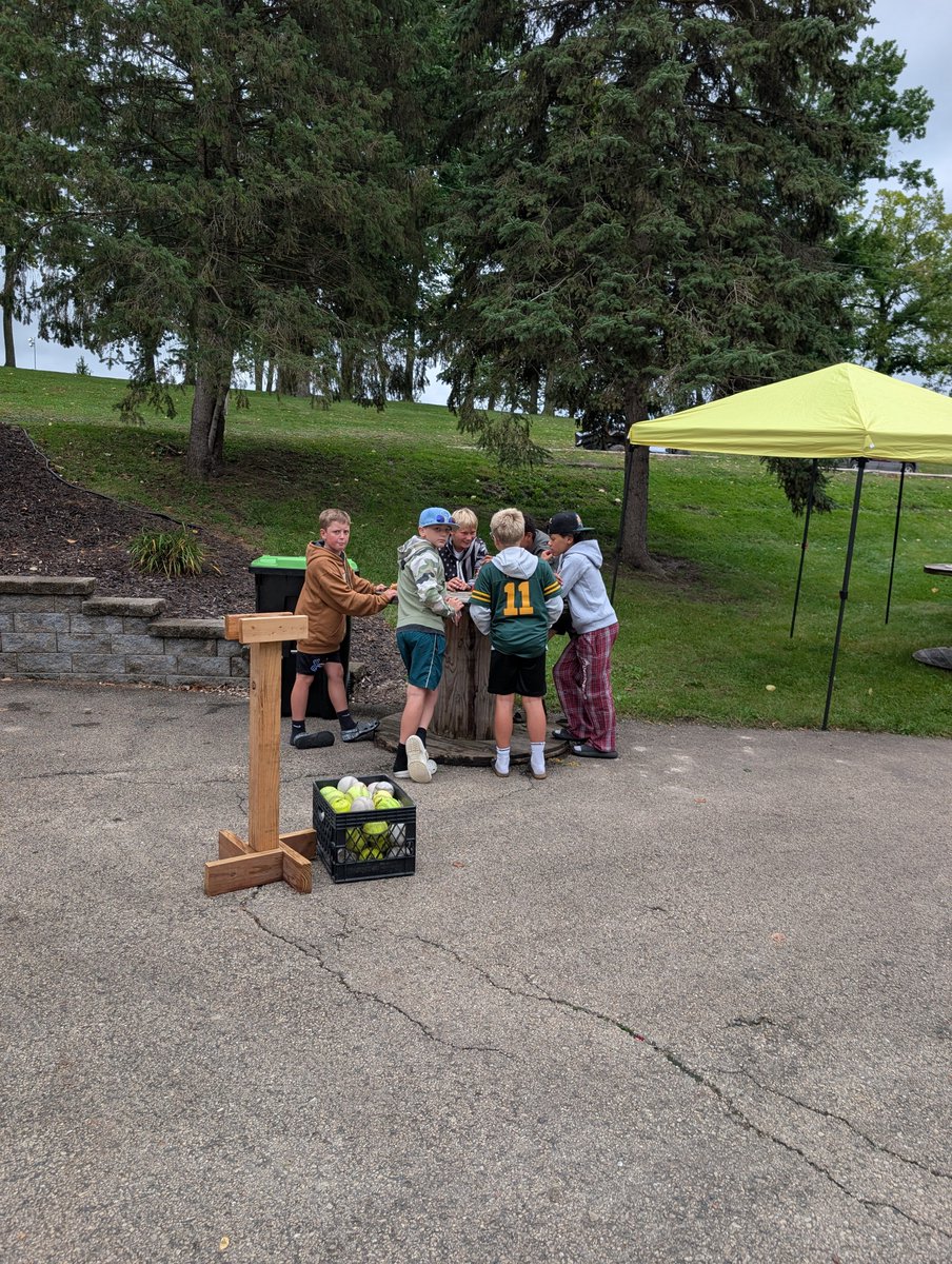 SaraDeckerepcf's tweet photo. Youth football team making a plan for dunking the coaches! 

#FN5GL #Entry https://t.co/IxUB5c85tM