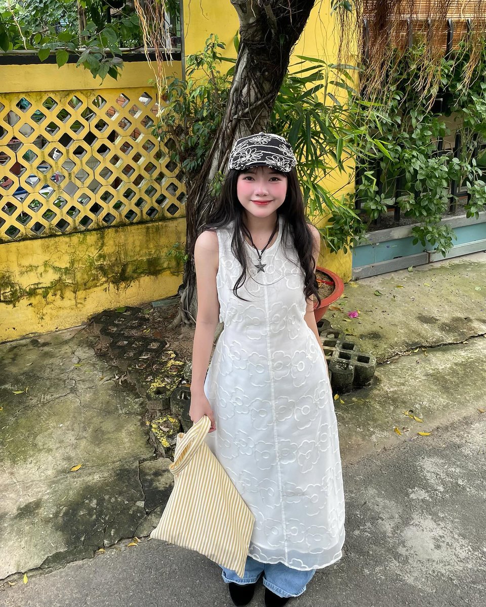 RhamyellenM's tweet photo. Greetings from my side ✨ your smile can brighten someone’s day—wear it proudly. ✨
yVuD https://t.co/atiigayTym