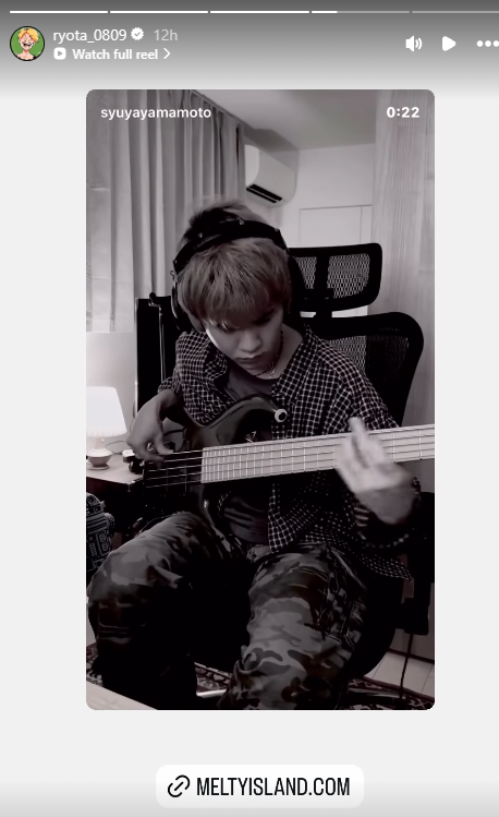 Ptlurapa's tweet photo. Bassist of 'One OK Rock', Ryota Kohama, reposted a video of another great bass player, Shuya Yamamoto, playing over XG's 'Puppet Show' on his instagram stories.🎸
🔗https://t.co/Lq01MNwH6K https://t.co/zSMRzlyXK2