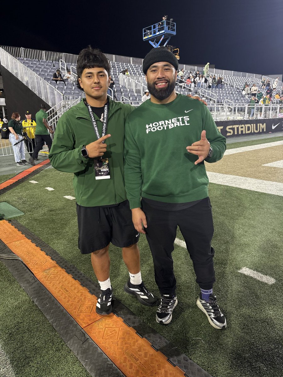 MarioGa110's tweet photo. Im grateful to go out to watch the Sacramento state football game and meeting some of the coaching staff and for all the love they showed. #stingersup #AGTG
@Coachrichbrown @BobbyFresques @COACHGASU1 @coachnorton17 @football_dcafb @CyrusMulitalo https://t.co/3YVJkBxvJ5