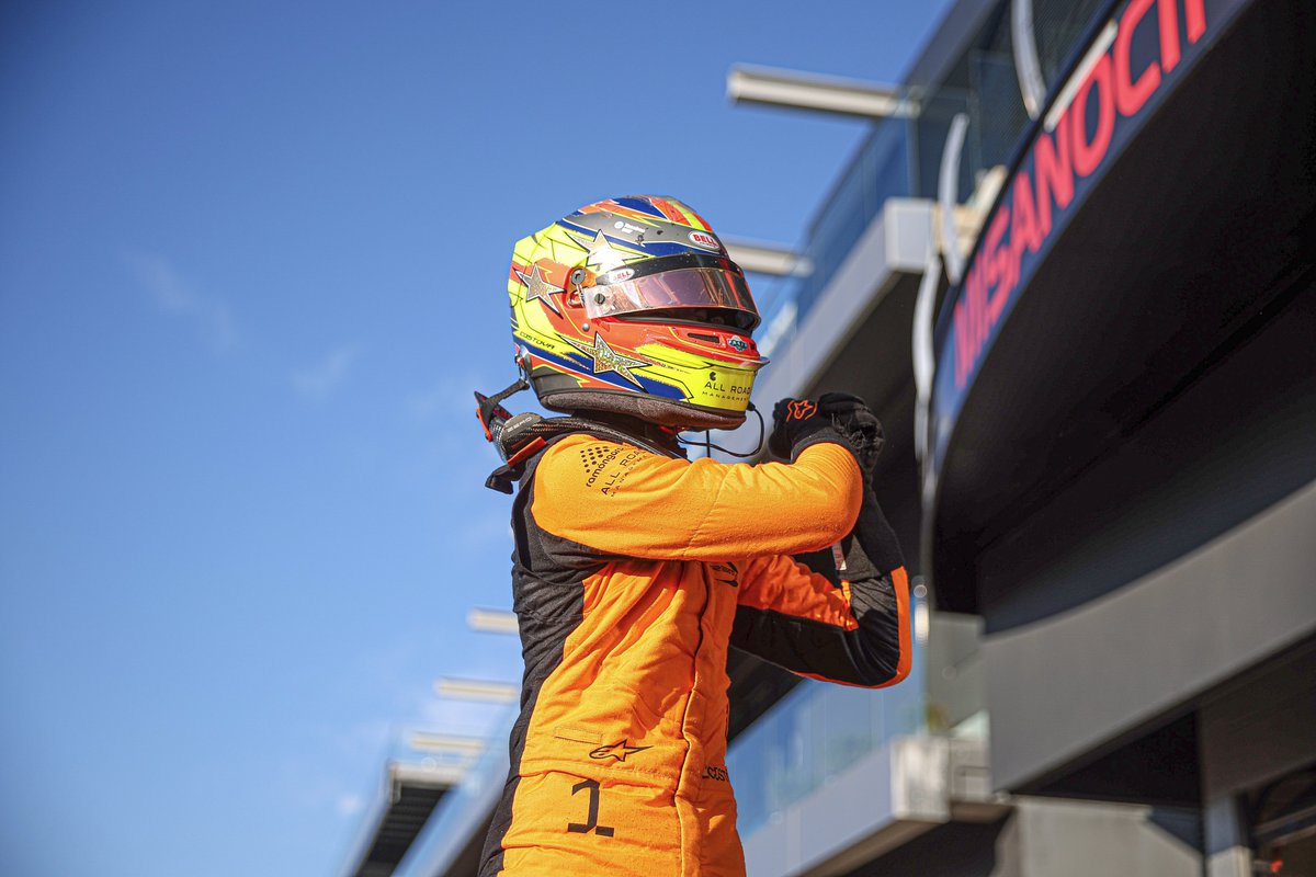 calu_1195's tweet photo. Finalmente è arrivata l'ora di Costoya in F4! Lo spagnolo ha ottenuto tre vittorie su tre a Misano; nella prima parte della stagione aveva qualche problema alla sua vettura, ma finalmente tutto si è risolto e così ha potuto dimostrare il suo reale valore. Bravo Christian! https://t.co/kAvXwL8oH6