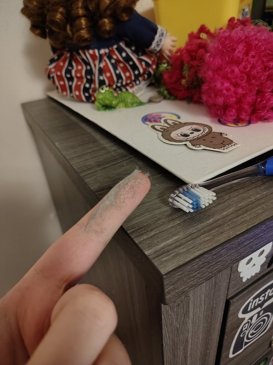 inhumankitty's tweet photo. How the fuck did I not notice this shit https://t.co/nsnysHGLut