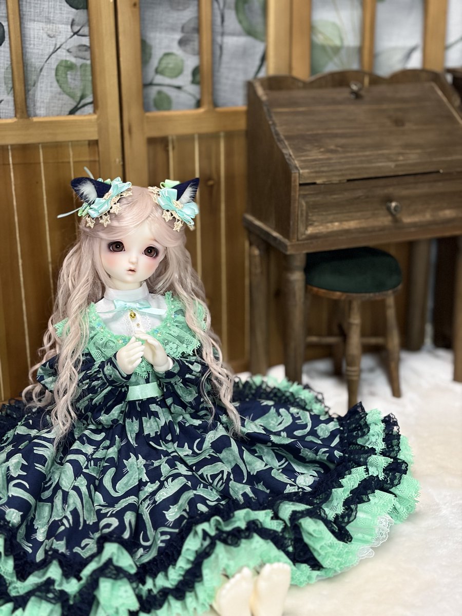 blaqcat310's tweet photo. おはようございます😊
普通にお仕事です💦←SW無し
昨日の撮影家具等
DAISOのカーテン
petit monde（Salut!）のパーテーション、ライティングデスク、チェアー
絨毯はもふもふのハーフブランケット https://t.co/JdLMJ1noz8