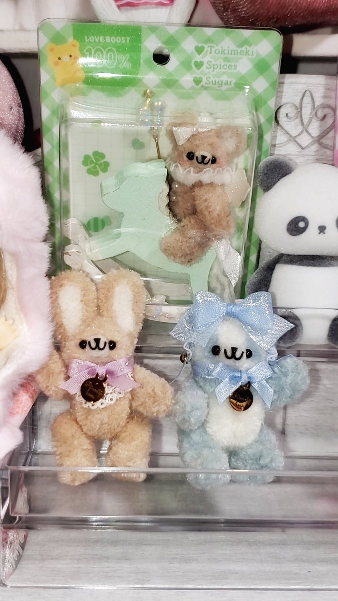 LiliLL_LiLL's tweet photo. ちょっと大きなリマティパンダちゃんにぴったりなおリボン🎀見っけました💓・◇・ﾔｯﾀﾈ

後ろのコとバニーちゃん、毛並みのお色、若干ちがうのかな⁉️

#リマティベア https://t.co/9IFJixemp2