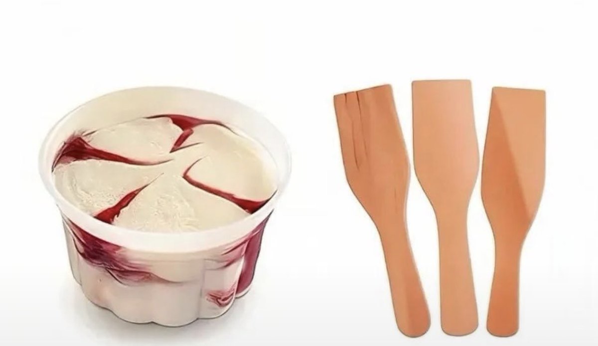 NoContextHumans's tweet photo. It’s funny how I remember the taste of this spoon more than the ice cream https://t.co/mtwuRMjnYJ