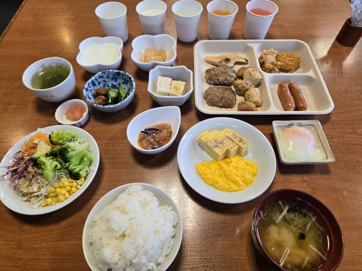 boliviacuba's tweet photo. 北見の朝はモーニングから始まる！
シャッシャ💃 https://t.co/X74YDrHMi9