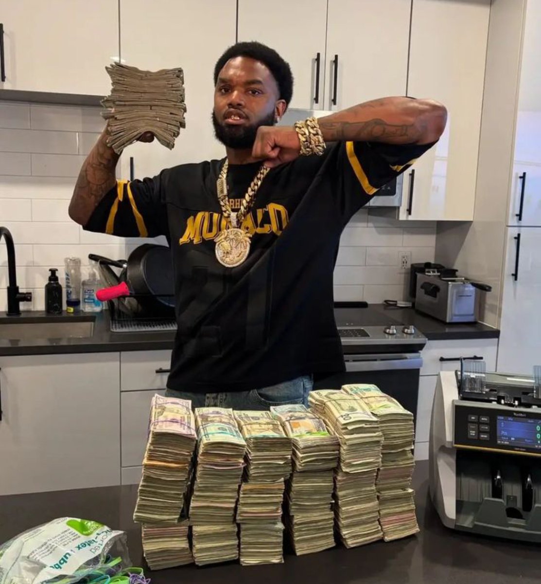 NobleLee_'s tweet photo. 🚨BREAKING: The person reading this is going to experience overflow financial blessing this September. https://t.co/QpfVUcbw8G