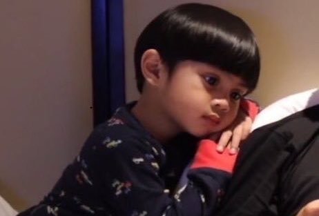 uoisean's tweet photo. MY BELOVED MOOTS &amp; OOMFS, AM I FREE FROM THE SHADOWS NOW? https://t.co/oJhv9HRfwZ