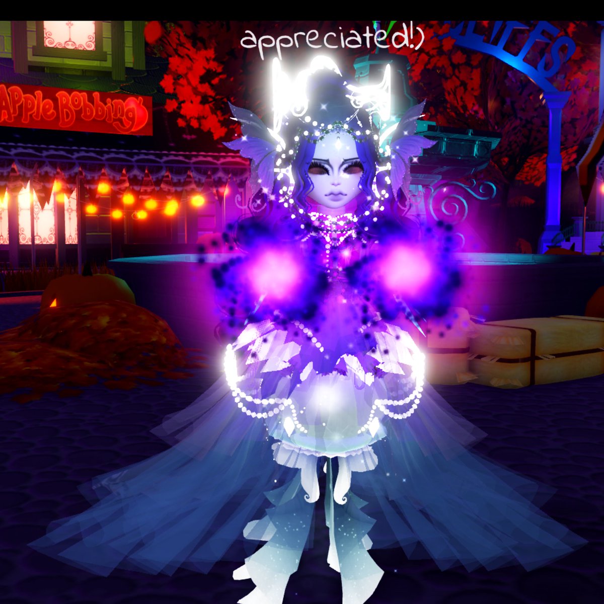 presco6641's tweet photo. Happy Royalloween! Had to show the new OC!
#royalloween #royalhigh https://t.co/je0t2Pkev5