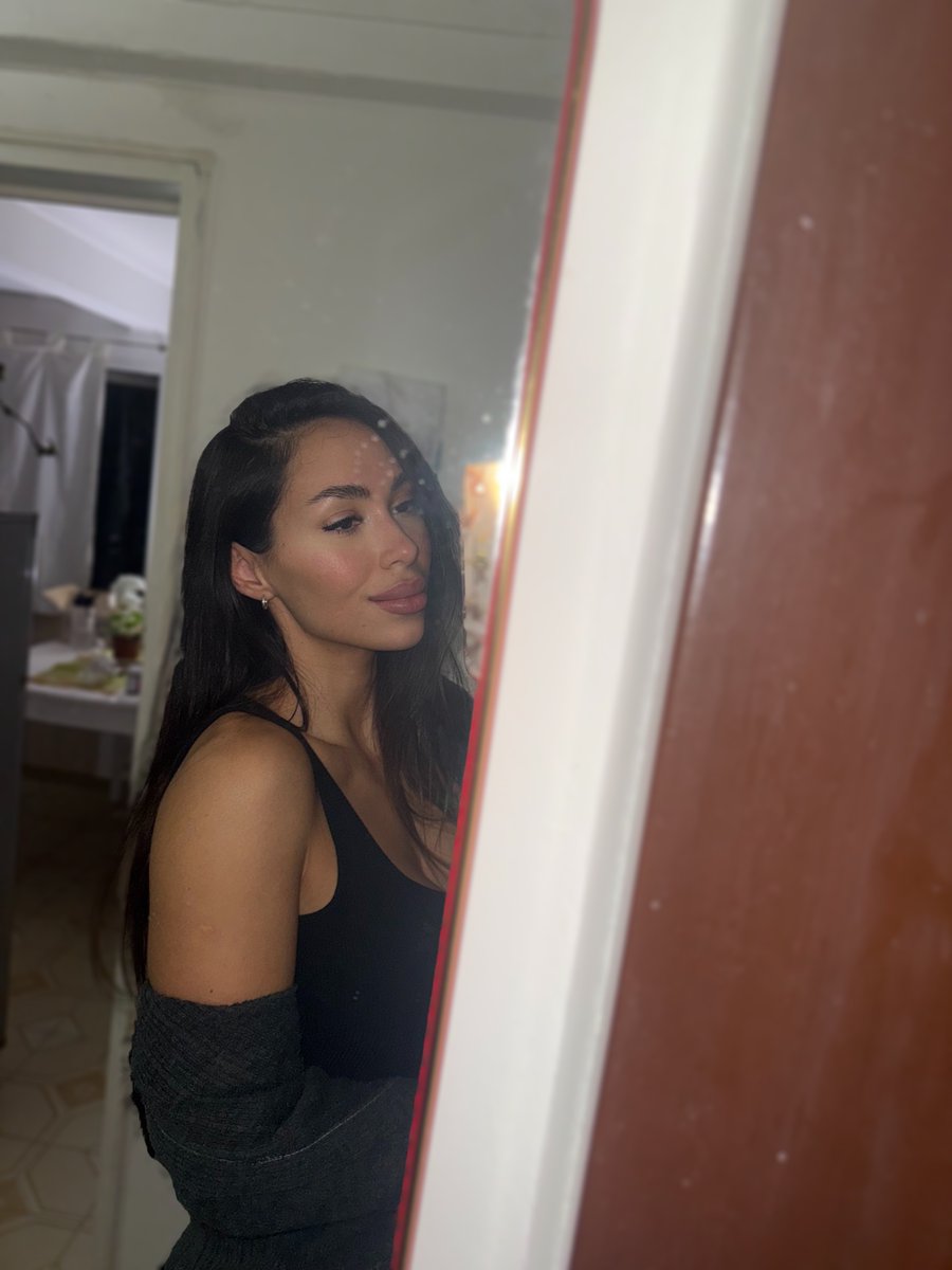 Meiii_2025's tweet photo. Quiet Sunday, looking for a loser to pay for my dinner
#FIMDOM #fimdoSTF #onlyfans https://t.co/M6gtqkbeBi