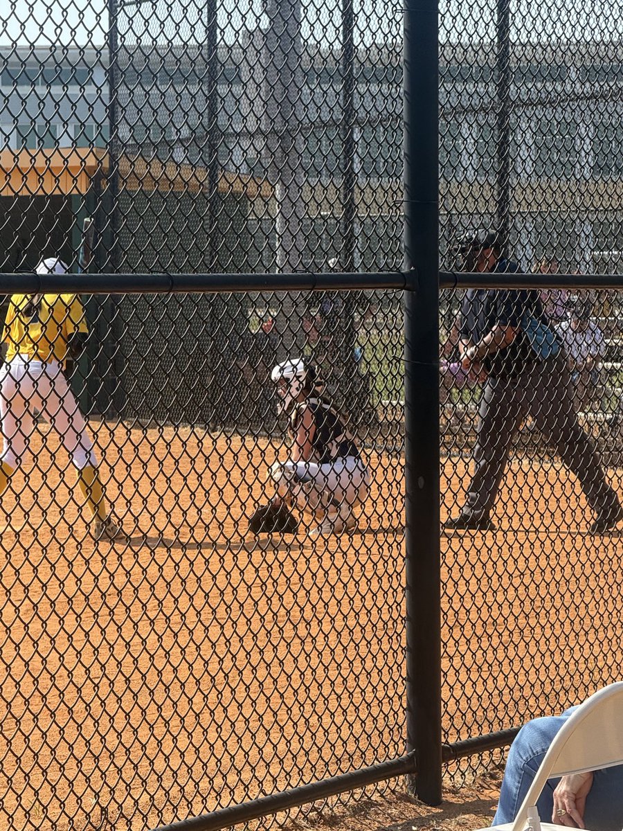 Selahj10's tweet photo. First Summit!!! I had so much fun this weekend with my new team and these amazing group of girls. I can’t wait until season starts!!

Selah Jones
Co 2030
Catcher/ UTL
@Org_LLG @LLGPremier14U @mcm_t2g @LLGCOACH https://t.co/4bRKaCv8mY