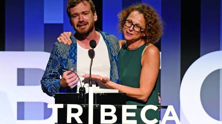 dealerdepelis's tweet photo. Guillermo es un gran actor que ganó premios en los Festivales de Cine más importantes del mundo. Vos, Santi, no podés ni encuadrar un TikTok y así serás recordado. https://t.co/OZv01EvWem