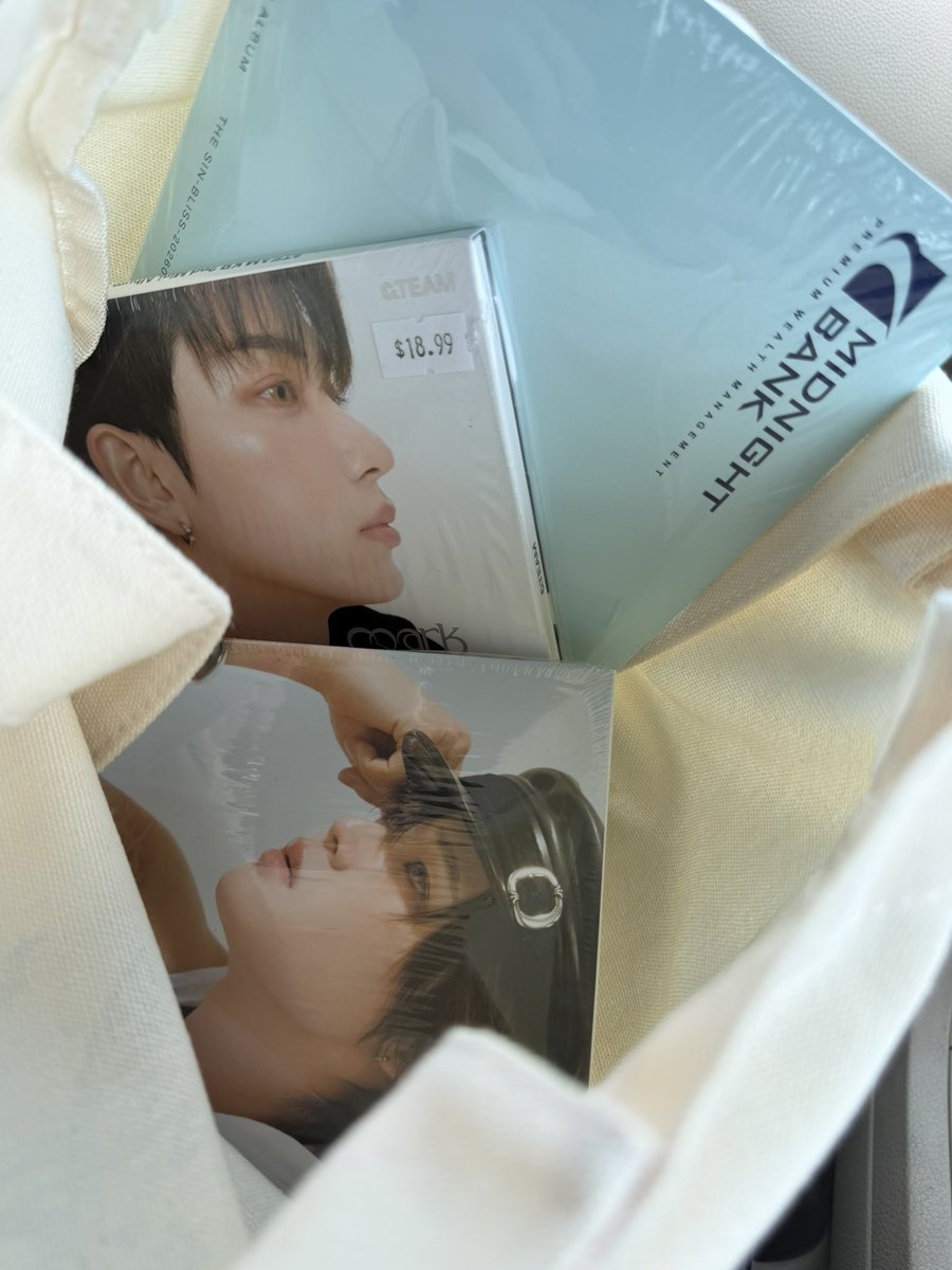 blueejayengene's tweet photo. so excited to open… 😖😵‍💫 first Mark on Me albums ✨ https://t.co/zUsJ67MxWG