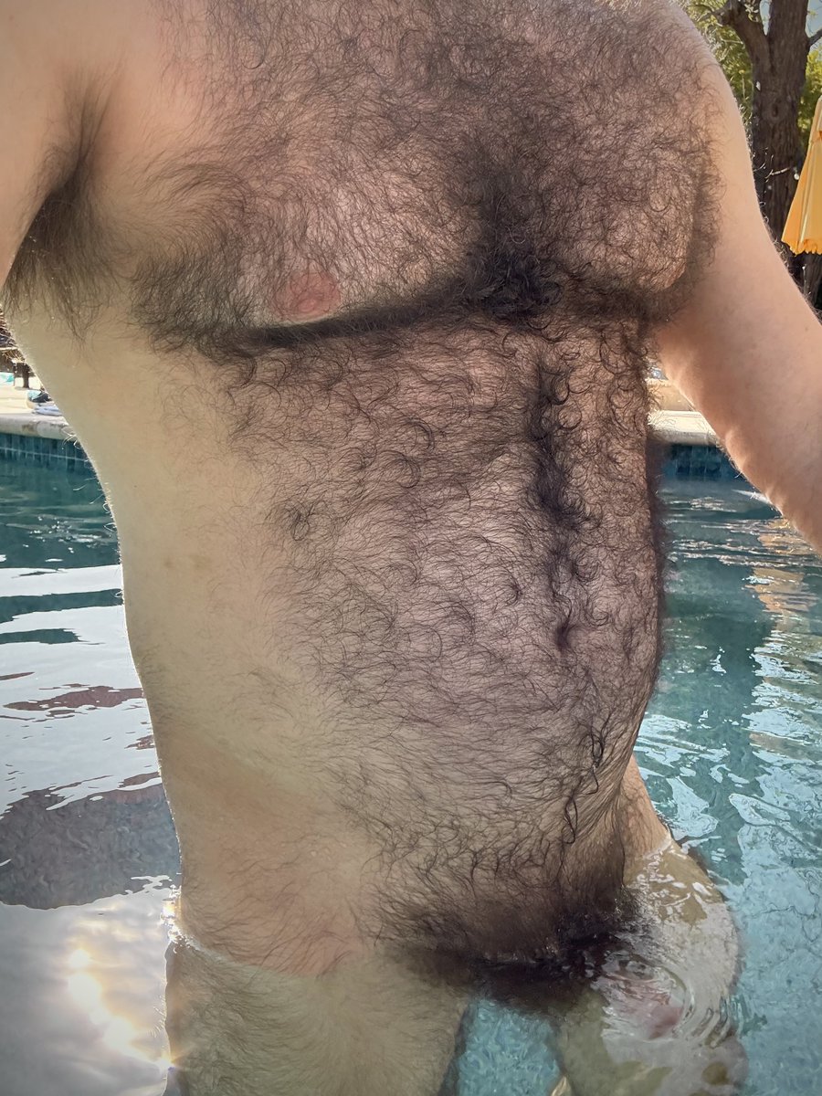 85Otter's tweet photo. Summer’s almost over, enjoy the pool while you can, take a dip with me bro https://t.co/C6Y7zerT84