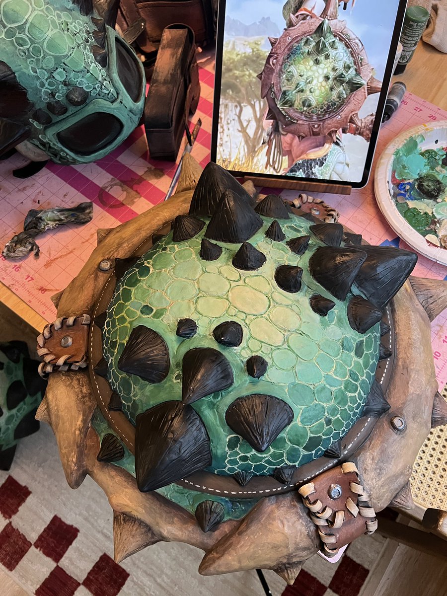 Cosplaytendency's tweet photo. Made some progress on the shield https://t.co/b4wFA9ATNJ