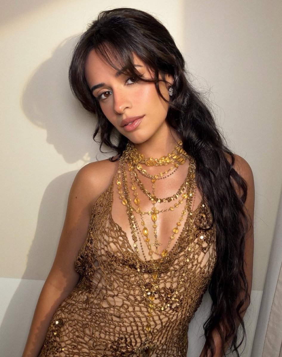 itsranihoney's tweet photo. Não existe elogio no mundo que consiga mensurar o tamanho da beleza dessa mulher. Surreal https://t.co/NyzyiorRbi
