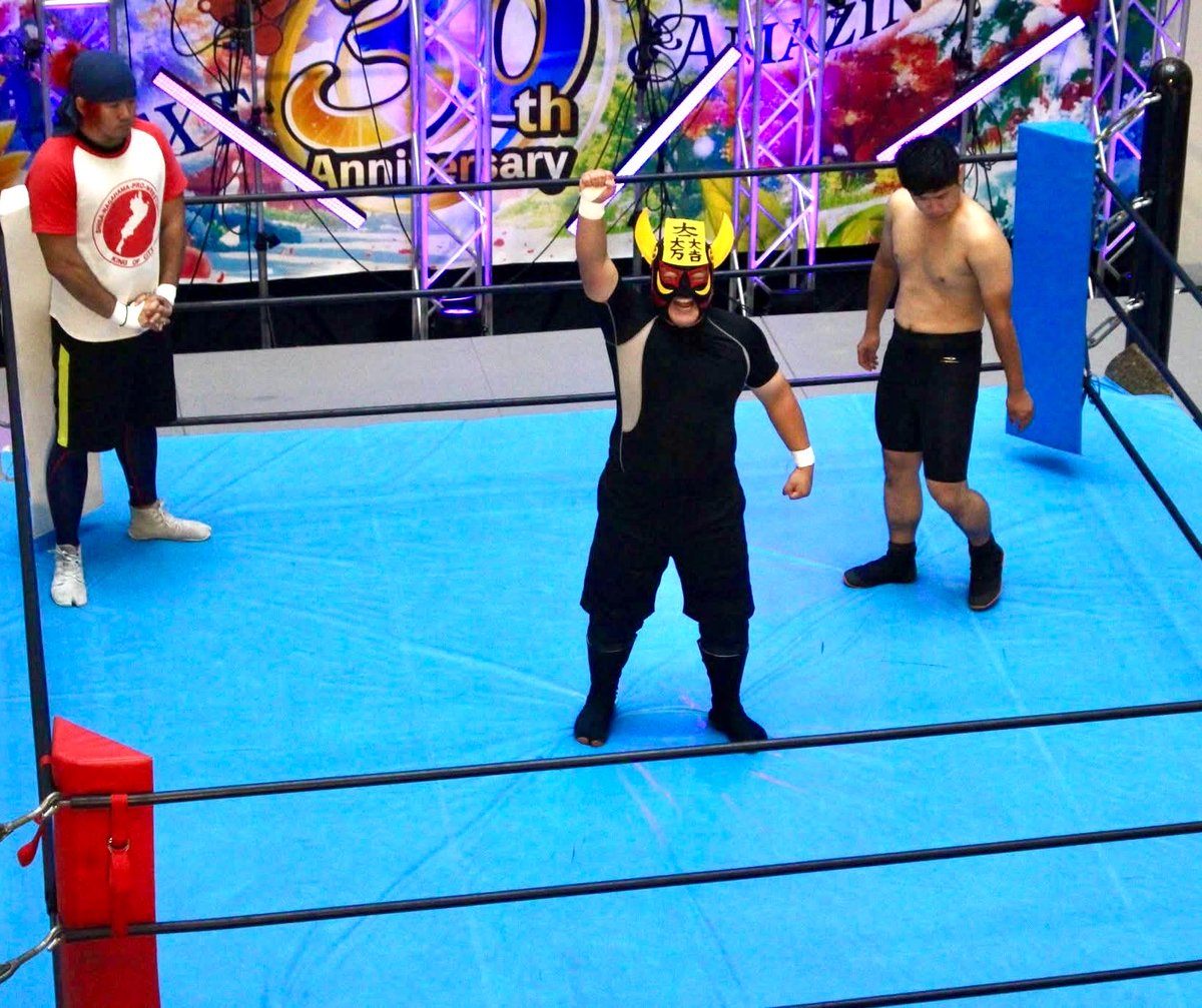 RQmptLUkpkEmvEW's tweet photo. 『長浜プロレス』
ビバシティ彦根大会
ビバシティ彦根センターコート
2026.09.20
#長浜プロレス

選手コール時
少なくなった選手揃ってからのコール👍

第一試合
三成 vs ユウキ https://t.co/2QdWOSki9w