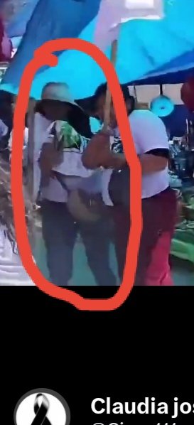 EGruvix4388's tweet photo. @luchon1994 Arma en mano derecha la saco donde la tenía tapada con la bandera o camiseta después sale corriendo https://t.co/06DJpRDETT