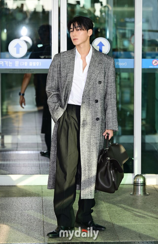 1024updates's tweet photo. [📷] Dolce&amp;Gabbana Global Ambassador Choi San Incheon Departure heading to Milan, to attend the D&amp;G SS27 Women's Show

#CHOISAN #산 #DGSS27 #DolceGabbana https://t.co/LYDDIXlzeh