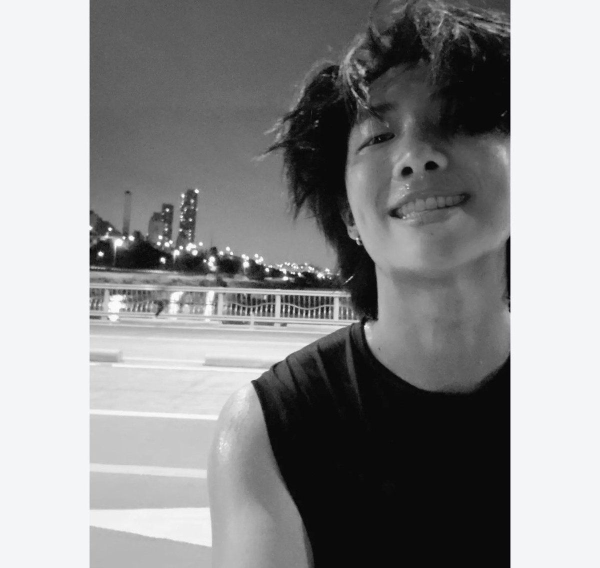 borahae_scorpio's tweet photo. no because I’m actually stupidly in love w this little underbite smile thing joon does. https://t.co/ulOjBWfnre