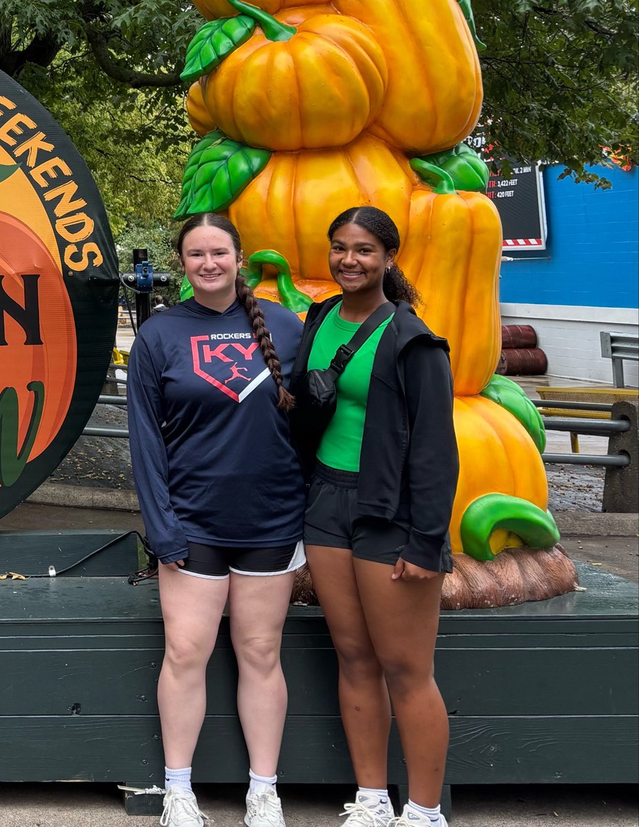 ZoeyRogers324's tweet photo. What a great weekend at Cedar Point! 🎢❤️ So many laughs, memories, and fun with my favorite people! @bcarmickle2028  back to the grind tomorrow  💪🏽🥎 https://t.co/VuhjBekerS