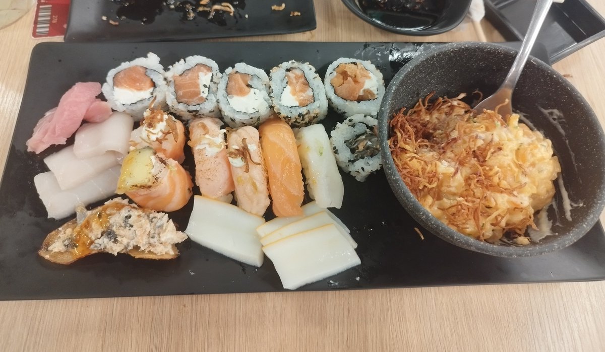 SpoiledkittenS2's tweet photo. Girl dinner ✨ https://t.co/qVkTxslzb9