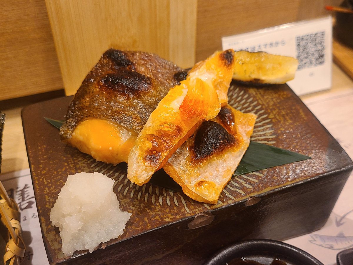 mitosanba's tweet photo. SNSでよく流れてくる、福岡の中洲にある「ふくおかごと」にやっと行けた!!
並ぶの嫌なので朝6時頃に行ったらわりとすんなり入れた
究極の朝ごはんと言われてるのも納得💪
めちゃ豪華でした～😍 https://t.co/RyadvKdGh9