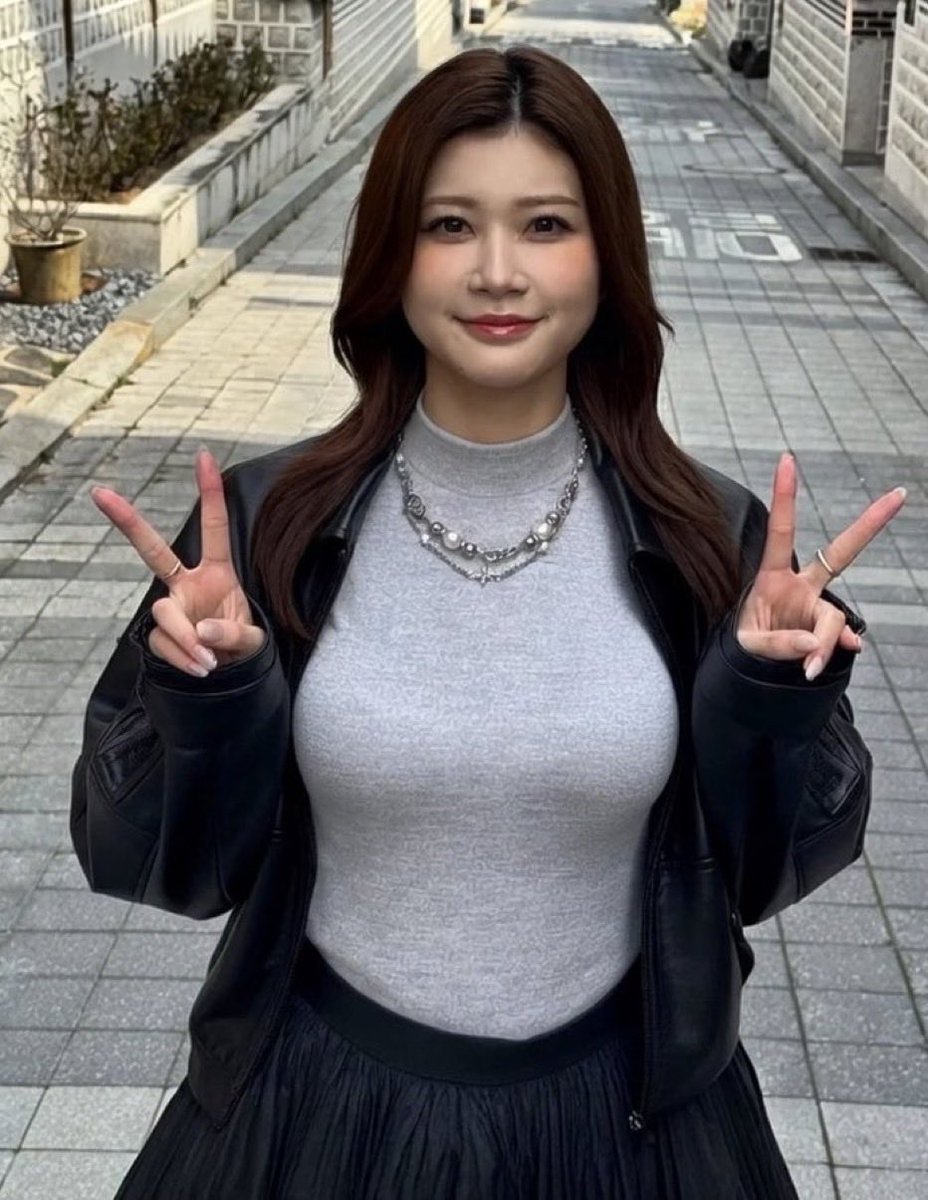 ojosparaver24's tweet photo. めるる最強説 https://t.co/Tv23gxQAyk