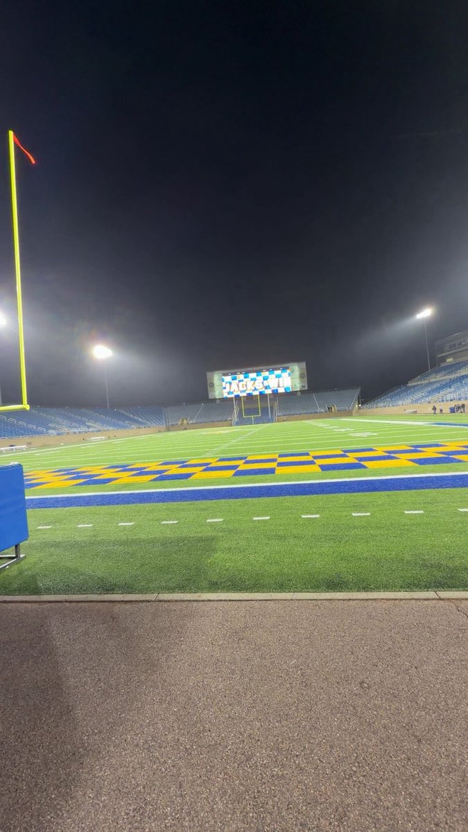 edwinekah1's tweet photo. Had a great time in Brookings!! Thank you @CoachiJACK @CoachDtjackson @Coach_D_Coop for the amazing visit, extremely blessed and grateful and excited to get back!!!

@CoachDiggins @Mike_Diggins1 @nextlevelmn https://t.co/5OEqpliQni