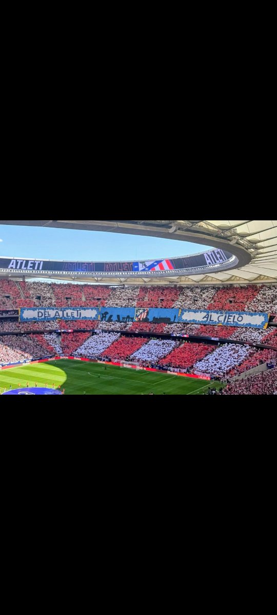 Rummurak's tweet photo. No me gustan los tifos solo en el fondo.
En ésto debe participar todo el estadio.  https://t.co/MhyiifmLzS