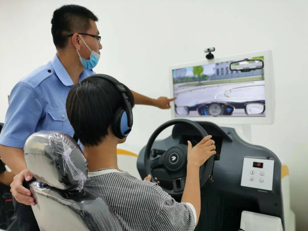 yocgi_saputra's tweet photo. First time behind the wheel today! Overthought every move at first, but my patient instructor’s calm vibes + one straight parking win had me grinning like an idiot https://t.co/RIzfPoywm8