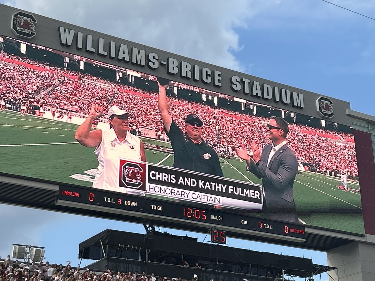 UltTailgater's tweet photo. Thanks again to @BonnetteJessica &amp; @MarkBonnette for the awesome tailgate yesterday celebrating my #500 consecutive games @GamecockFB! Also, thanks to the @TheGamecockClub @gamecocksonlin1 for making Kathy &amp; I honorary captains. The pre-game presentation was incredible! #memories https://t.co/pXYX5IM6Zu