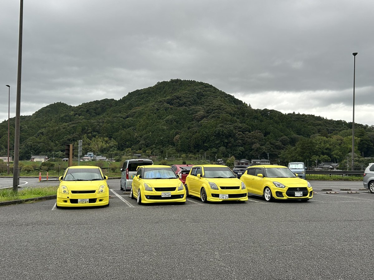 zc31s_meroron's tweet photo. おはようございます
その日帰り勢の我々は″掛川″にてふつかめを迎えました

よろしくお願いします
#さつき会2026 https://t.co/aZvcTXPCHp