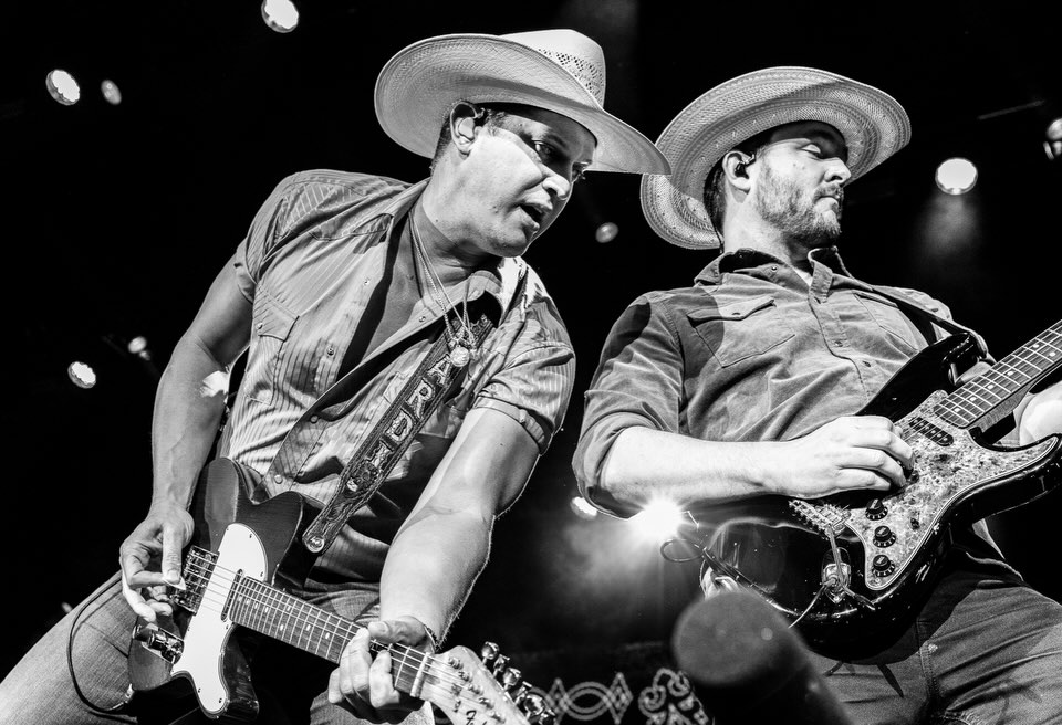 JonPardi's tweet photo. Night 2 of Gamblin’ Man Tour. You were incredible, Atlantic City! What a party! https://t.co/zrYjSkdE7W