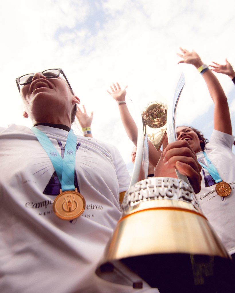 vasco_feminino's tweet photo. CARROSSEL DAS MINHAS CAMPEÃS 🤩🏆

📸: Joao Gabriel Alves | #VascoDaGama
#MeninasDaColina https://t.co/wouWKnsXGi