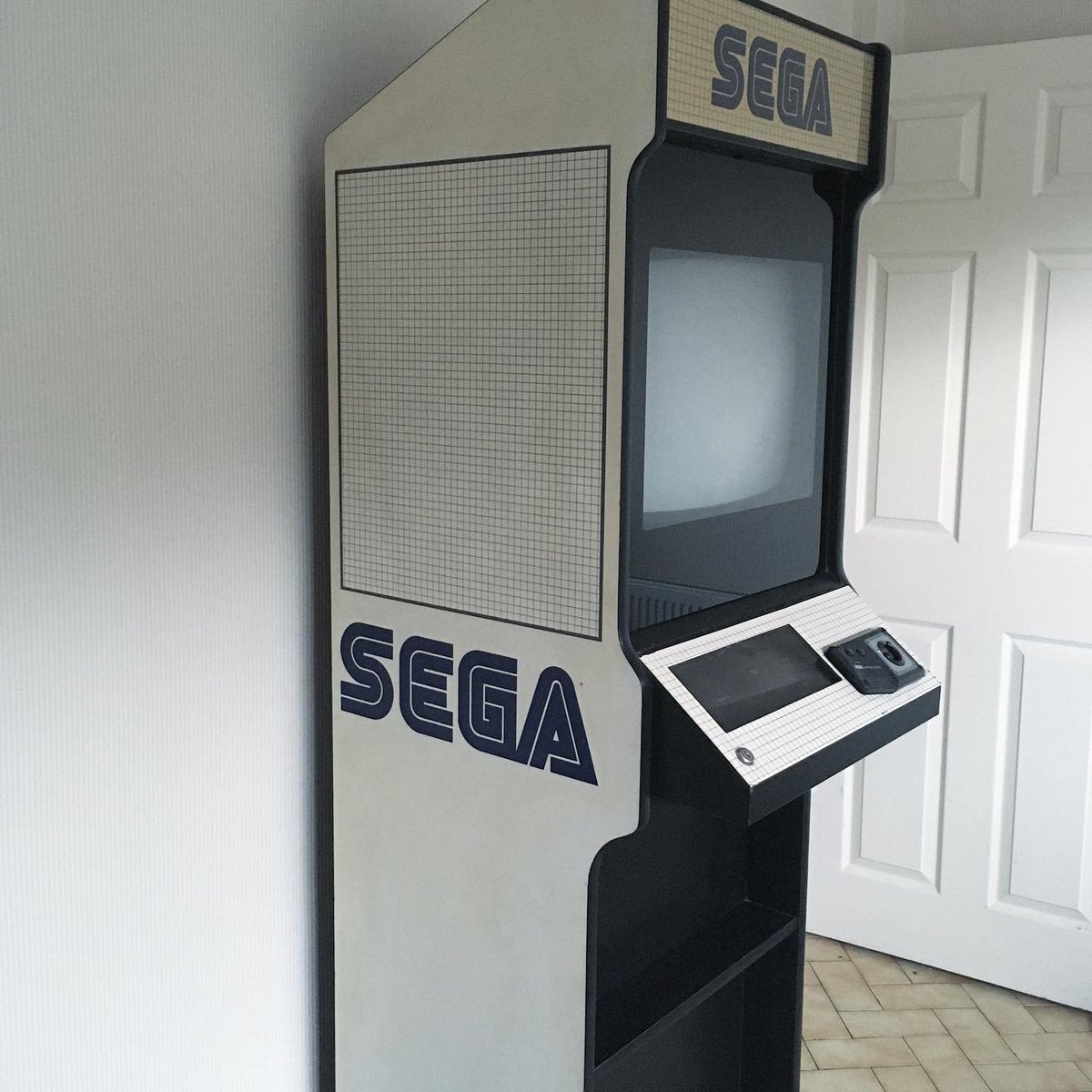 MasterMarkIII's tweet photo. Seeing these things make me drool and wanting them even more xD #segamstersystem #mastersystem #retro https://t.co/rKKFO6aWbw