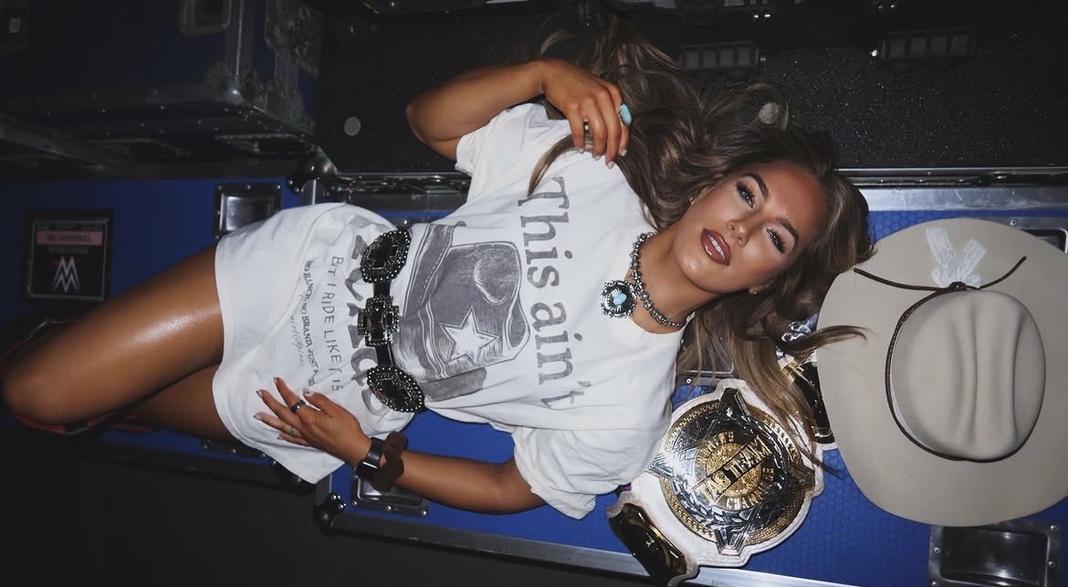 blogbydiva's tweet photo. best photo of the week goes to @FallonHenleyWWE 🫦. https://t.co/uO01IpXlK6