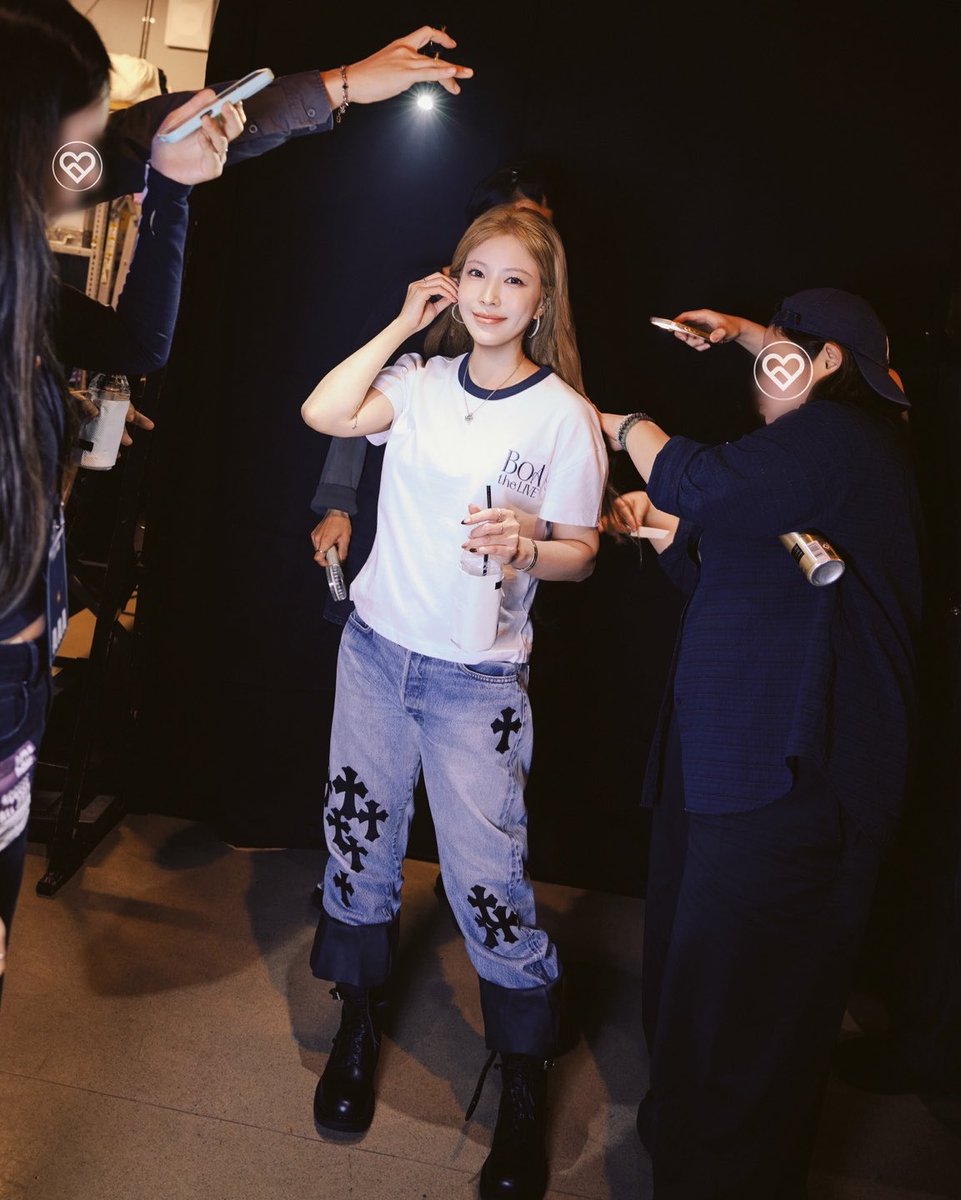 tutaya33's tweet photo. AI検索してみたらBoAちゃんのデニム凄すぎた流石BoAちゃん!🤩
自分も着れる用に頑張ろ😅🤣
$ #보아 #boakwon #アジアの歌姫 #BoA #クロムハーツ https://t.co/mu8H6EhXoP