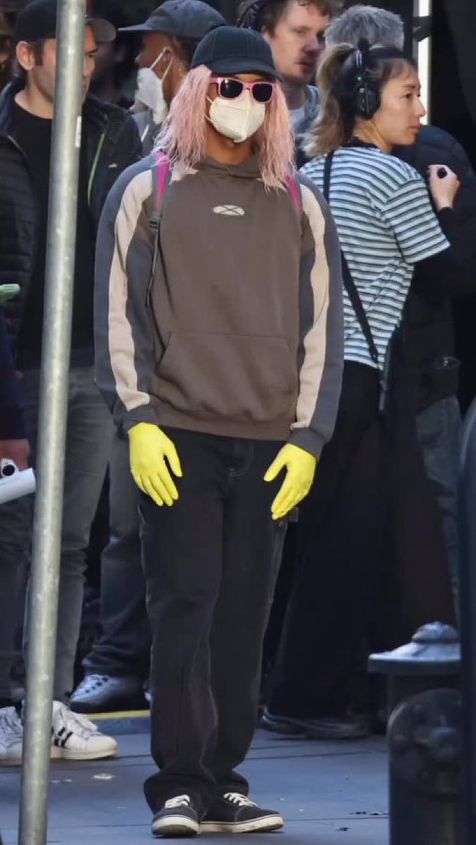 jaalidified's tweet photo. now who the fuck is this 💀💀💀💀💀 https://t.co/3R3BXJ3HNc